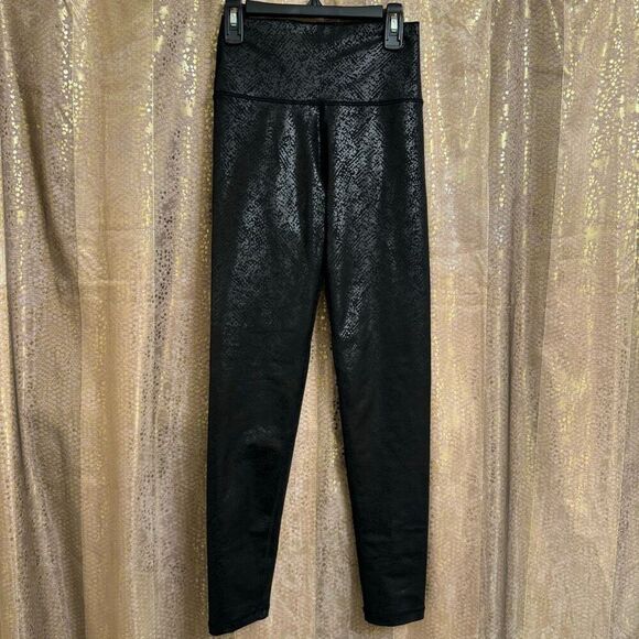 Aerie OFFLINE Matte Black High Rise Snake Print Shiny Leggings Small NWOT - Picture 1 of 9